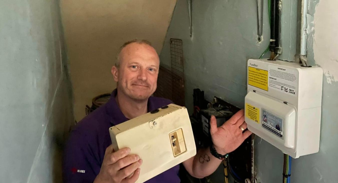 Reasons to upgrade your fuse box